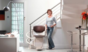 Kodin sisustukseen sopiva porrashissin muotoilu